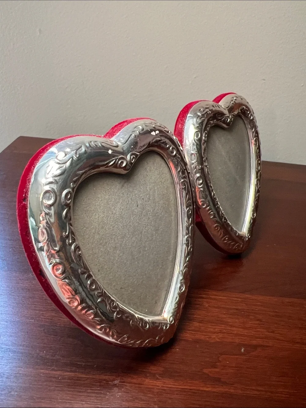 VTG Victorian Style Embossed Silver Plated Double Heart Red Velvet Picture Frame